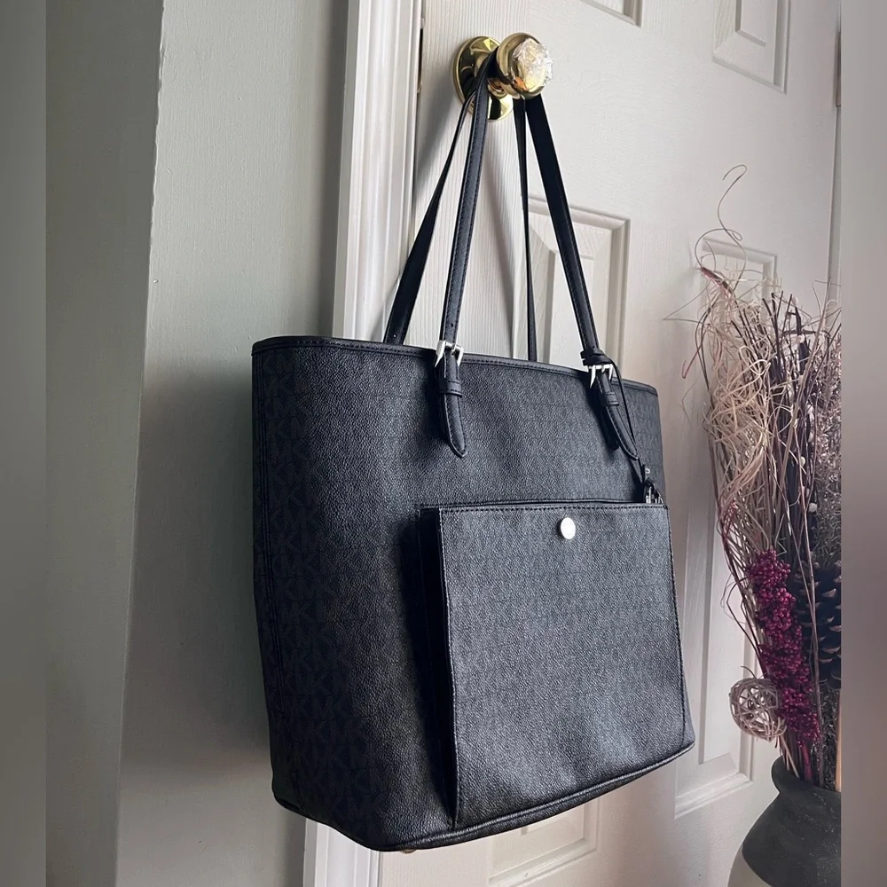 🖤Michael Kors Signature Black Tote Bag🖤 - Picture 3 of 14